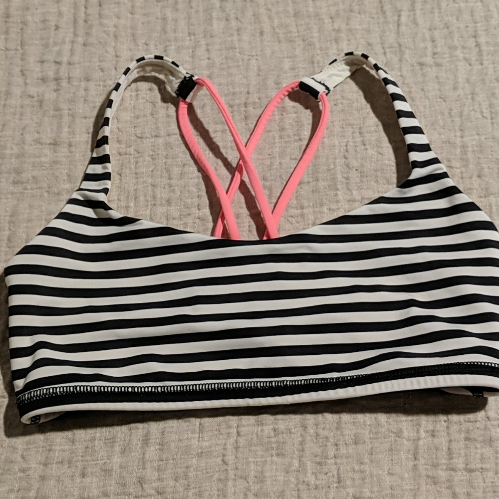 Lululemon sports bra size 4